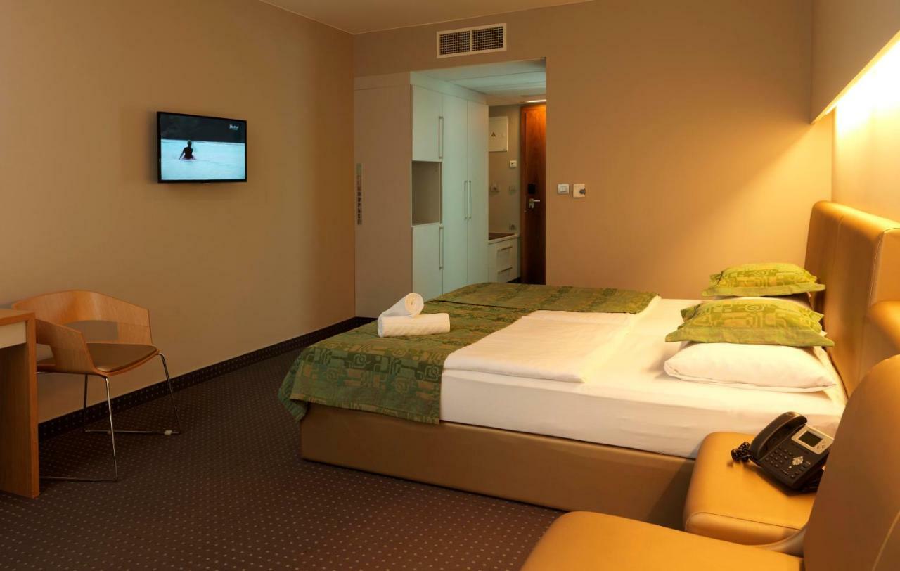 Double Room,906238783:JPEG